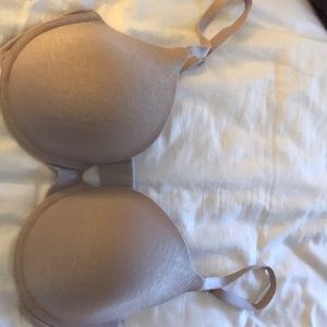 Nude VS Bra